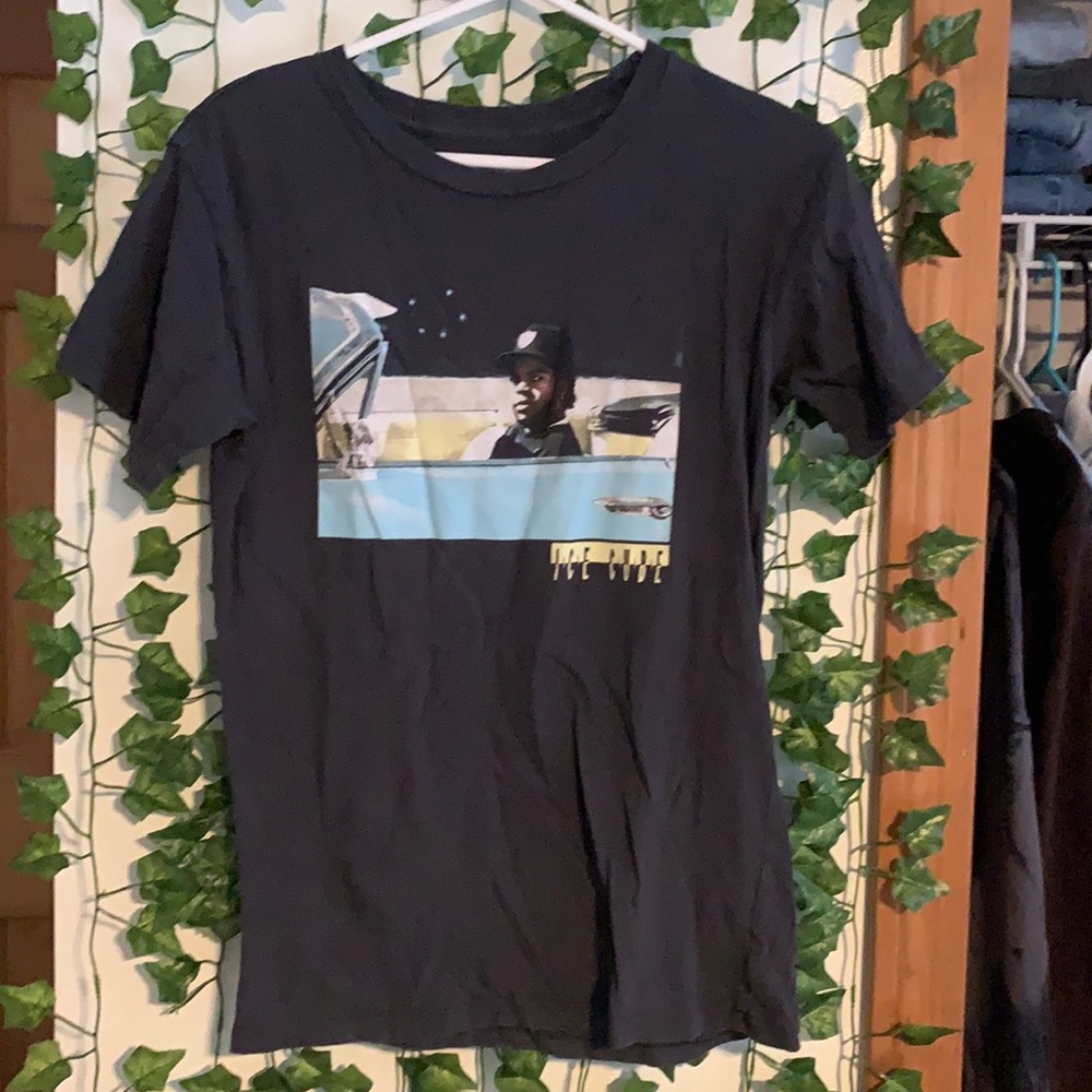 dark grey ice cube t-shirt